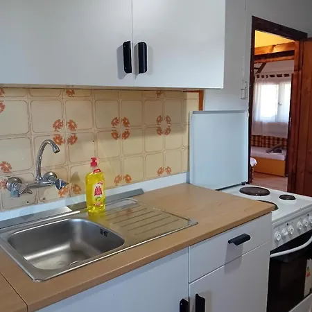 Jeni's * 尼亚伊拉克利亚